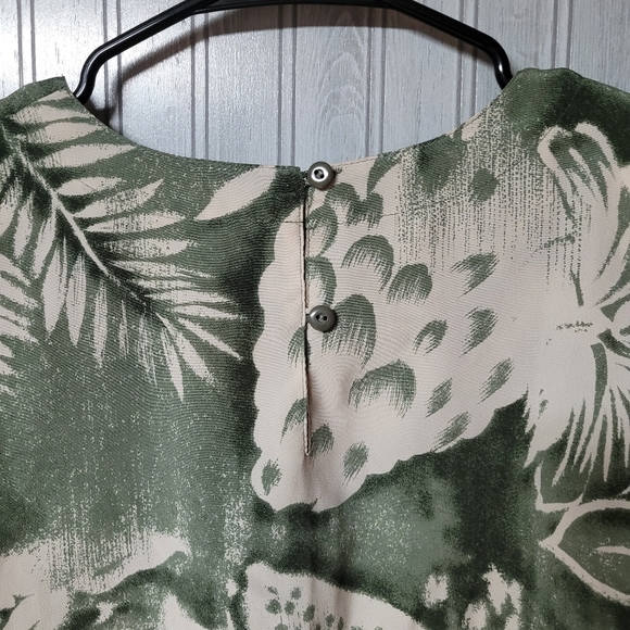 K.C Studio Womens Green Tropical Leaves Print Blouse Size L - Picture 4 of 6